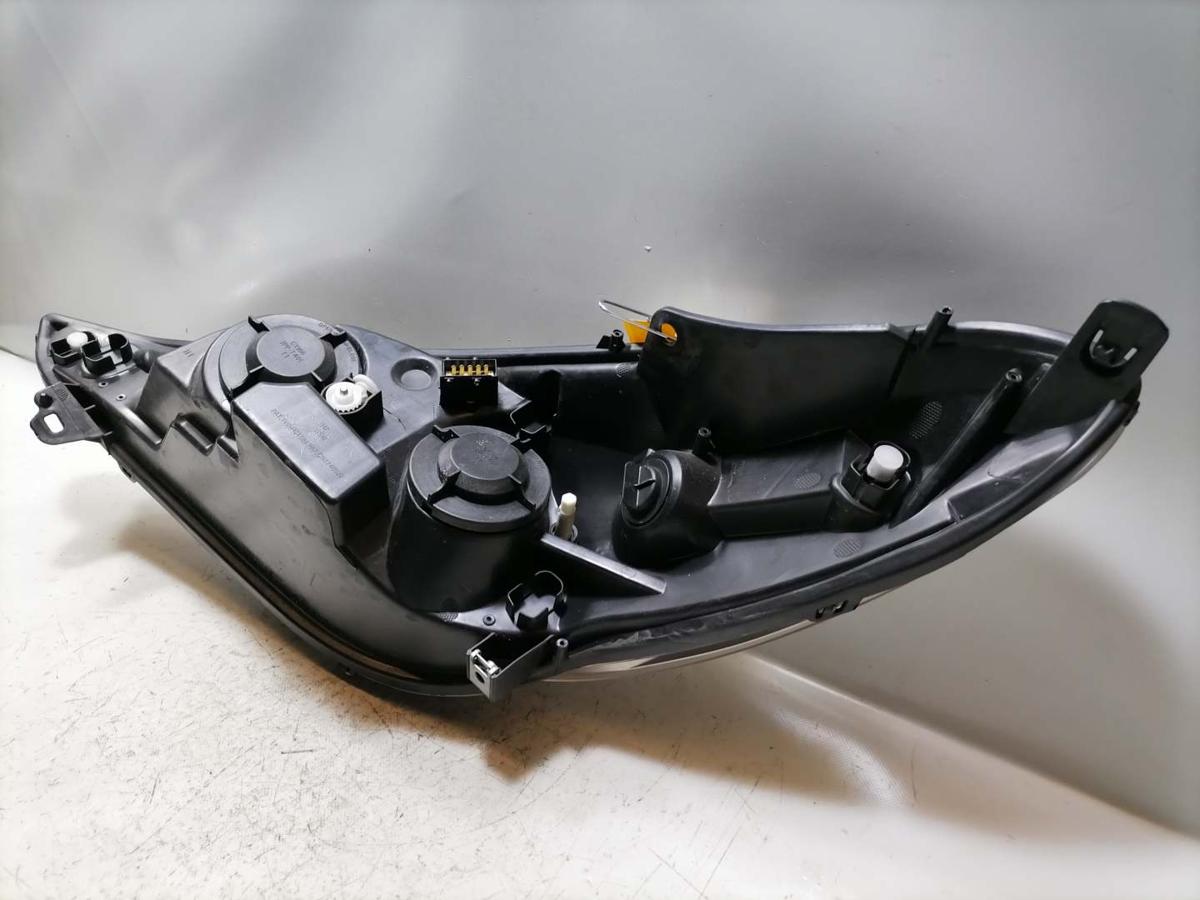 Peugeot 206+ Scheinwerfer vorn rechts Zubeh&ouml;r Halogen Bj.2012